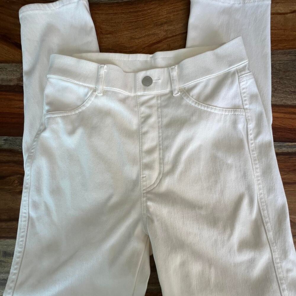 Uniqlo size 26/27 women's white skinny jeans